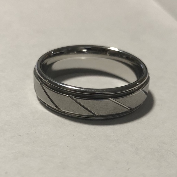 Men’s Tungsten Wedding Band - Picture 2 of 3
